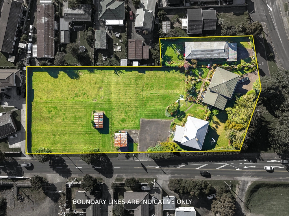Photos of 142 Princes St. East & Frank Grey Pl. undefined