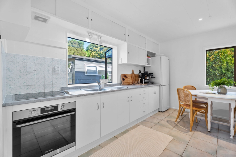 Photos of 32 Kiwi Street