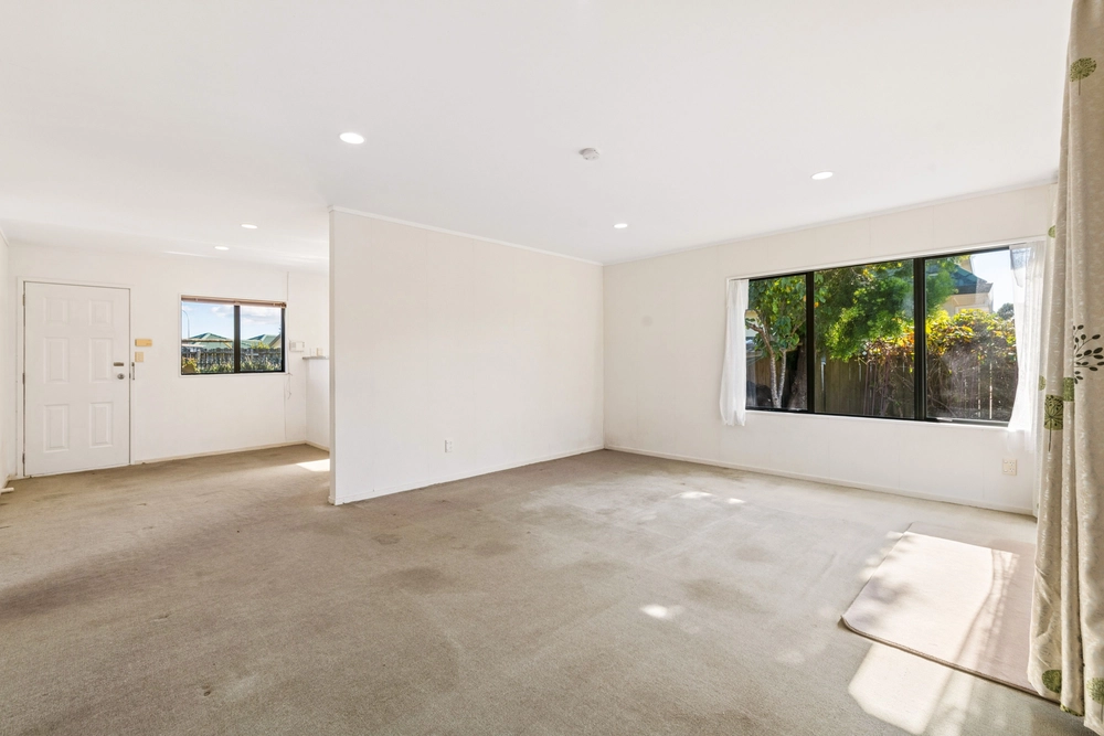 Photos of 67 Burswood Drive