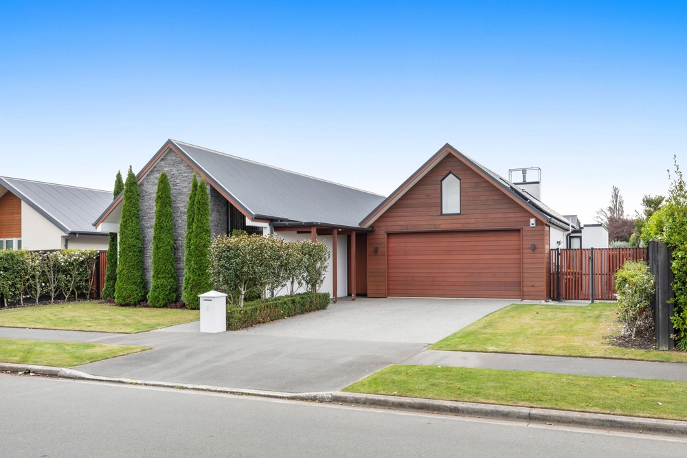 Photos of 6 Waterstock Way