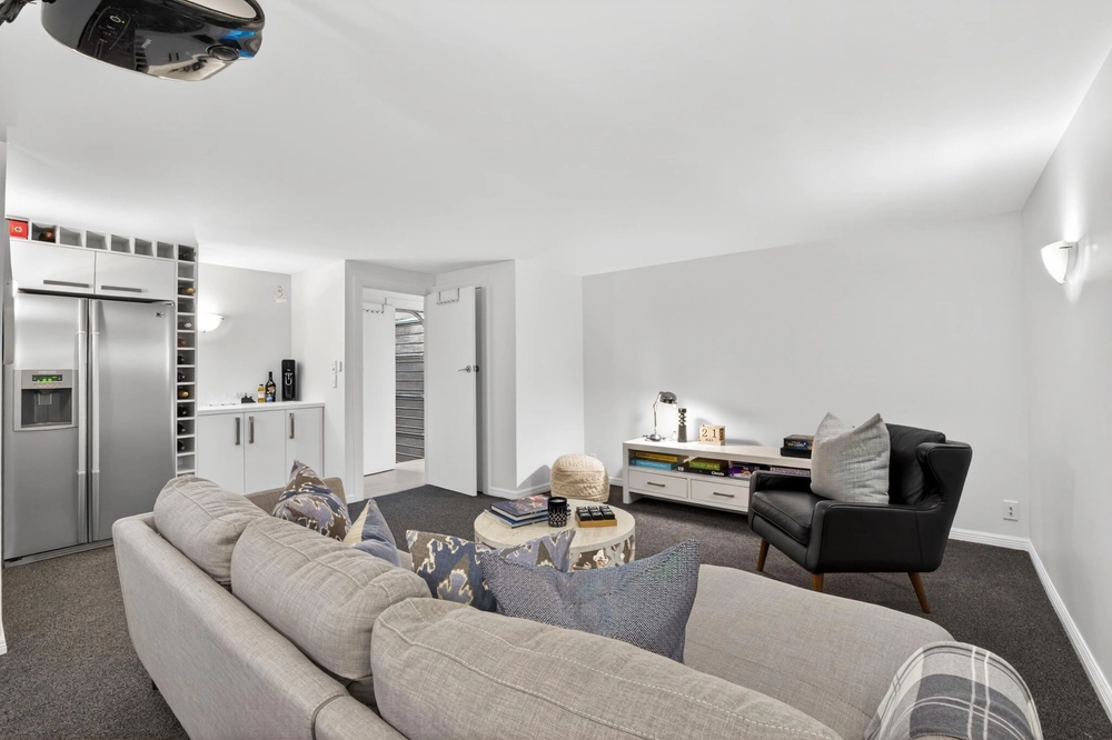 Photos of 12 Woodley Avenue