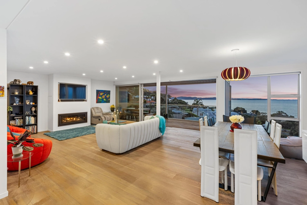Photos of 202 Vipond Road