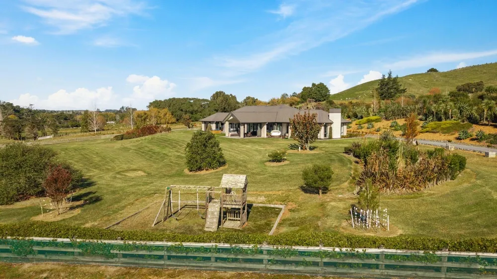 Photos of 246 Blackbridge Road