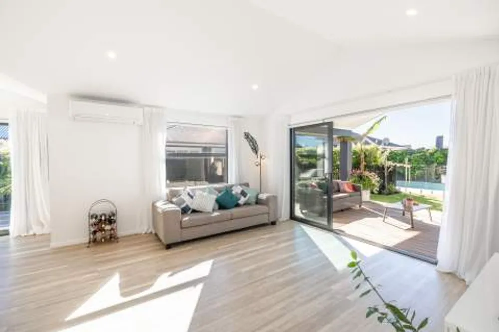 Photos of 47 Colpoma Close
