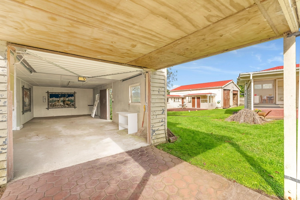 Photos of 94 Wilson Road South