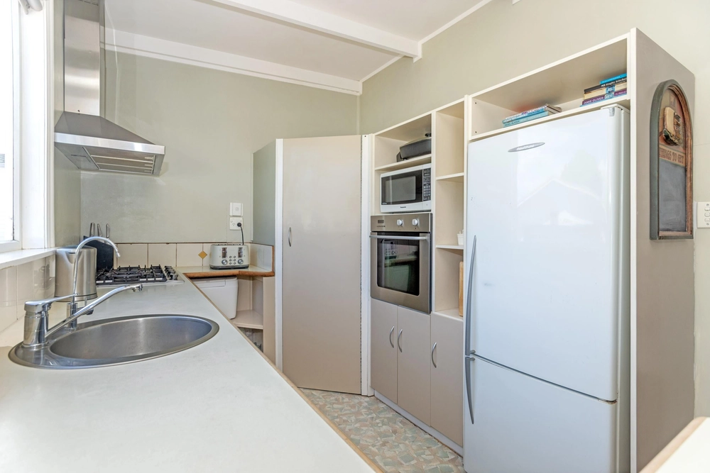 Photos of 106 Whitaker Street