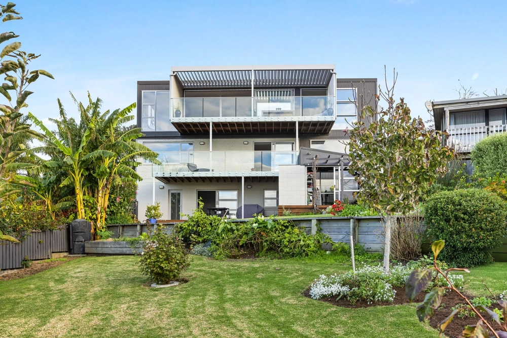 Photos of 202 Vipond Road