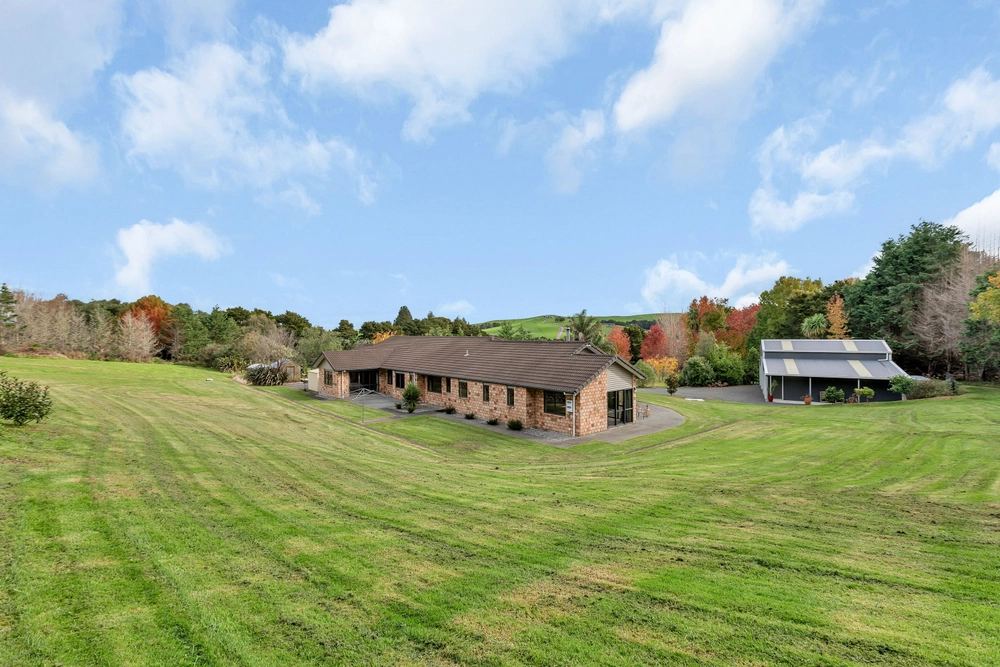 Photos of 43 Roydon Drive