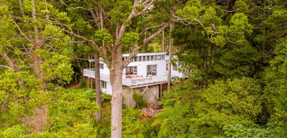 Photos of 136 Opanuku Road