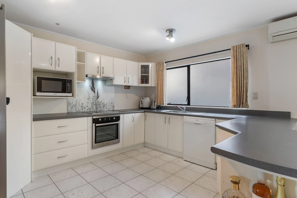 Photos of 34 Saint Annes Crescent