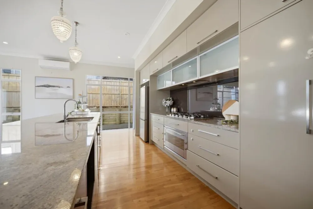Photos of 6 Hilton Close