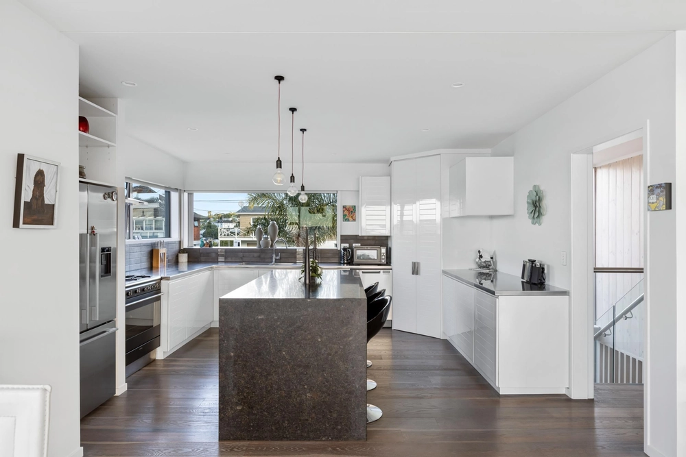 Photos of 202 Vipond Road