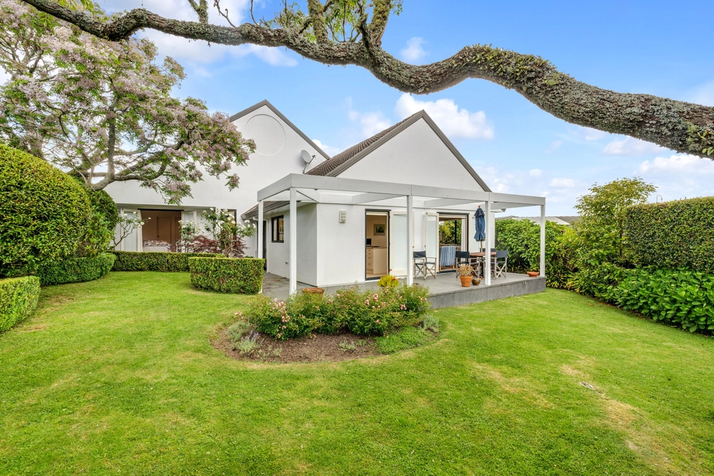 Photos of 16 Peretao Rise