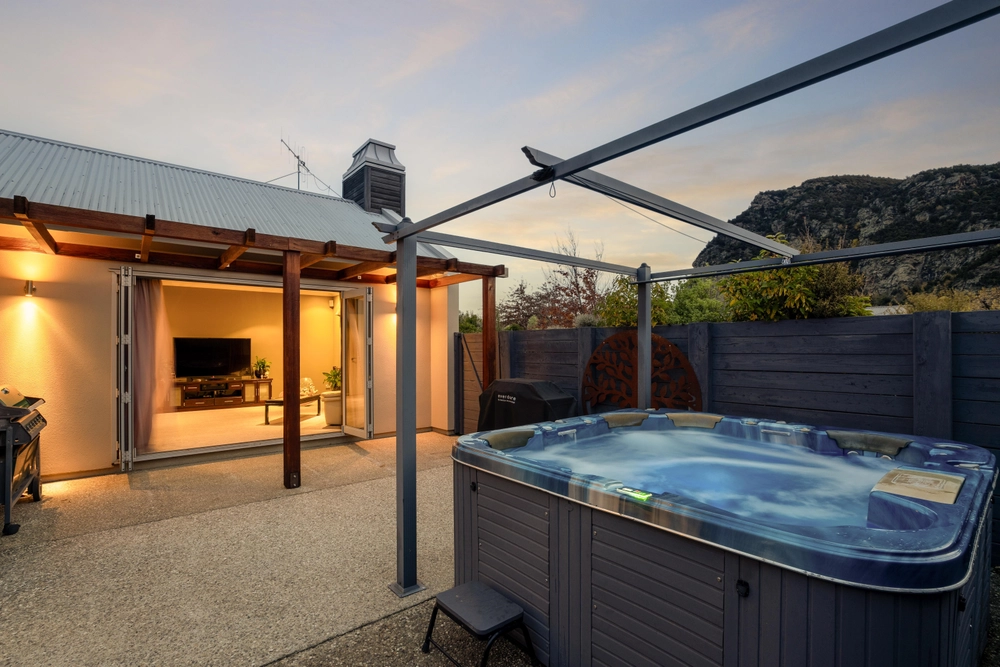 Photos of 1153 Aubrey Road