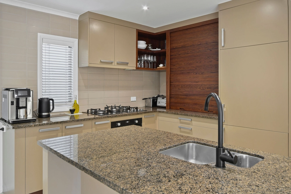 Photos of 25 Bridgefield Crescent