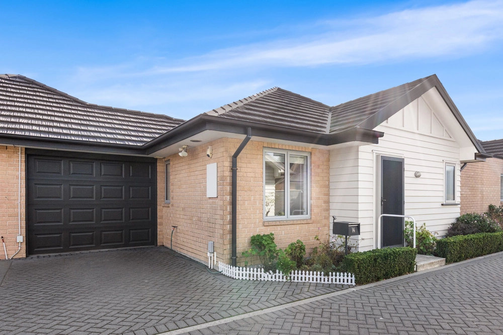 Photos of 372 Yaldhurst Road