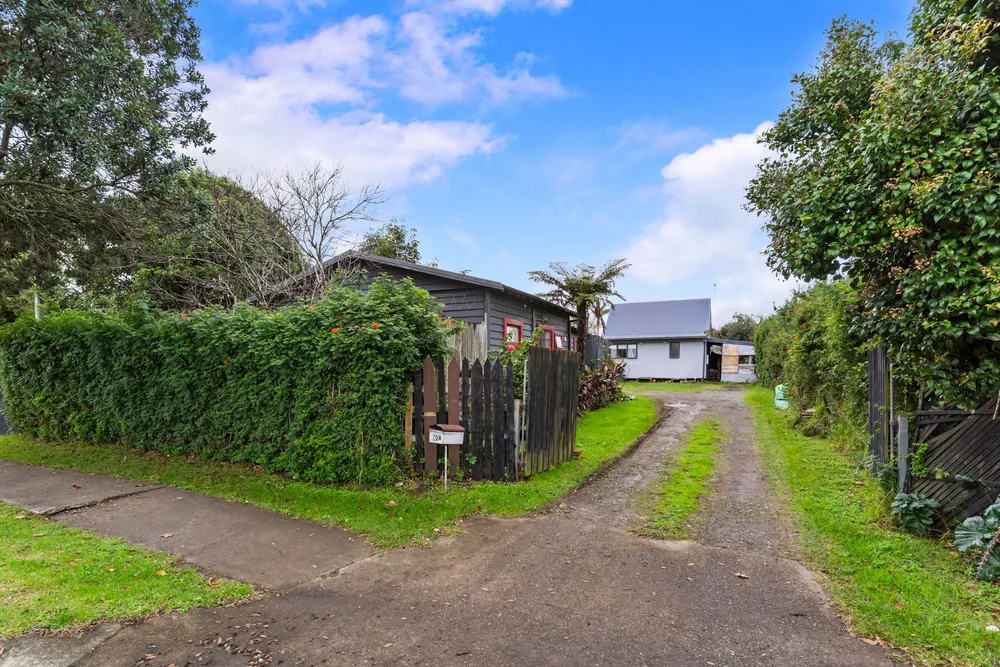 Photos of 70 Mckenzie Road