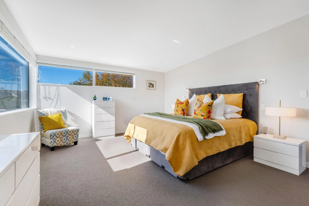 Photos of 33 Luplau Crescent