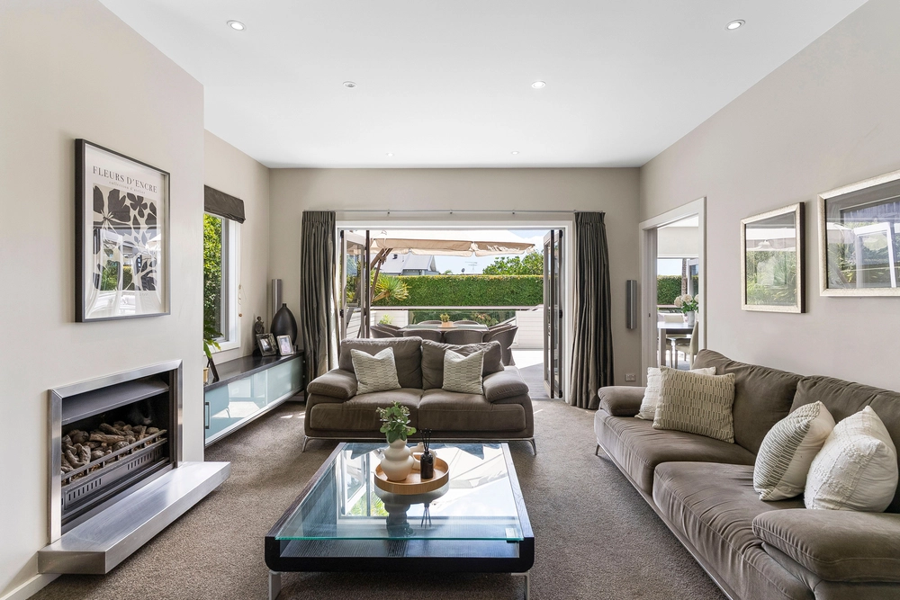 Photos of 8 Rawhitiroa Road