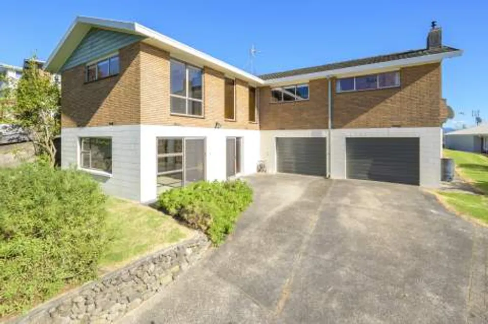 Photos of 17 Upland Street