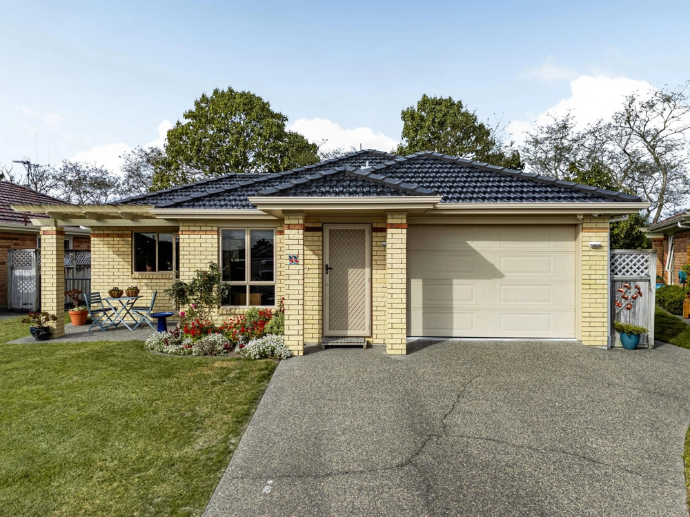 Photos of 55 Sovereign Isle Lane