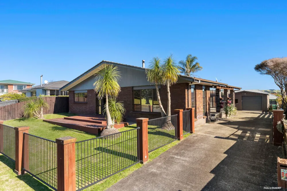 Photos of 86 Racecourse Road