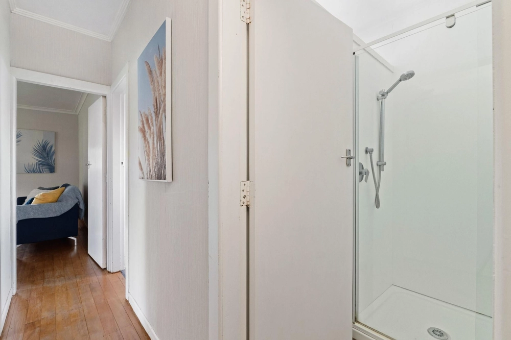 Photos of 6 Vivian Street