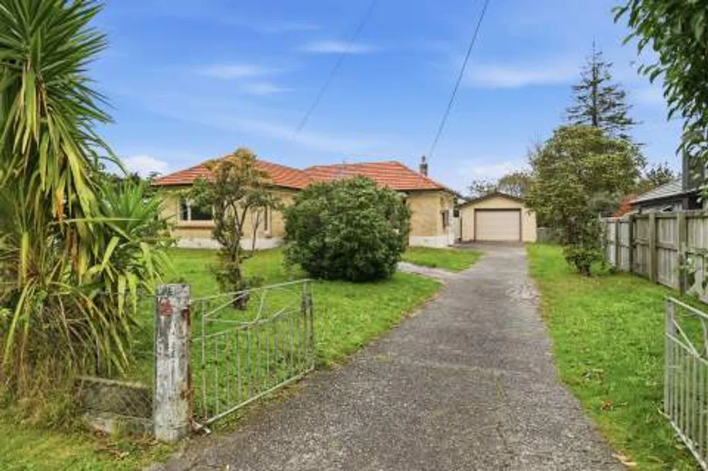 Photos of 25 Russell Road