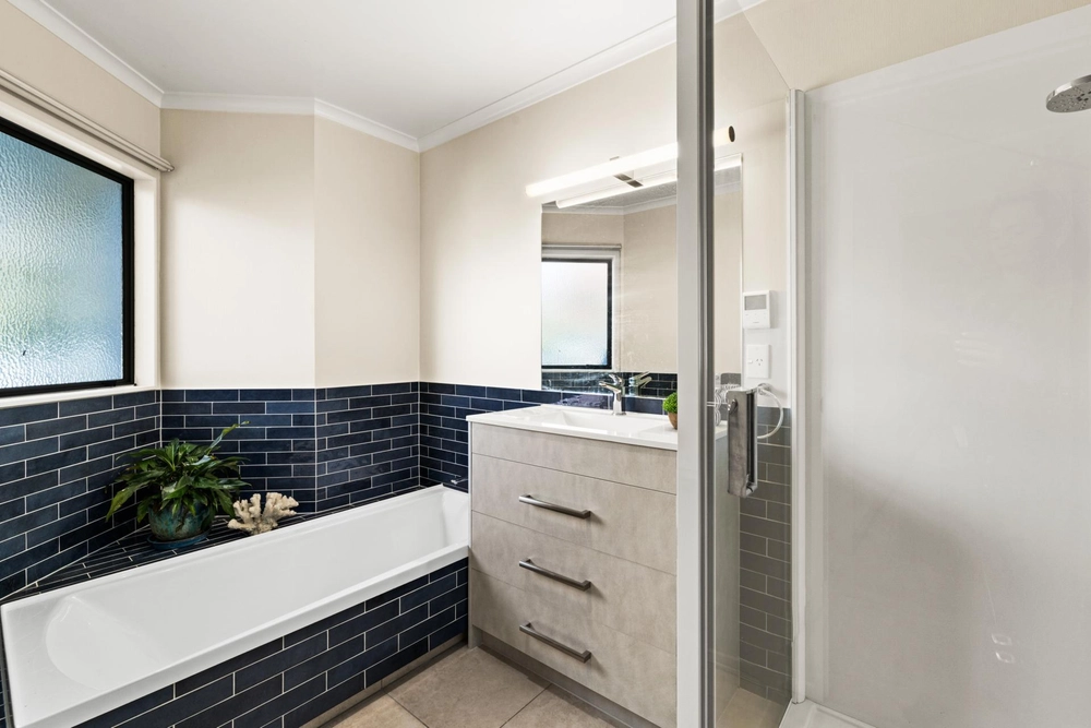 Photos of 19 Kingsgate Avenue