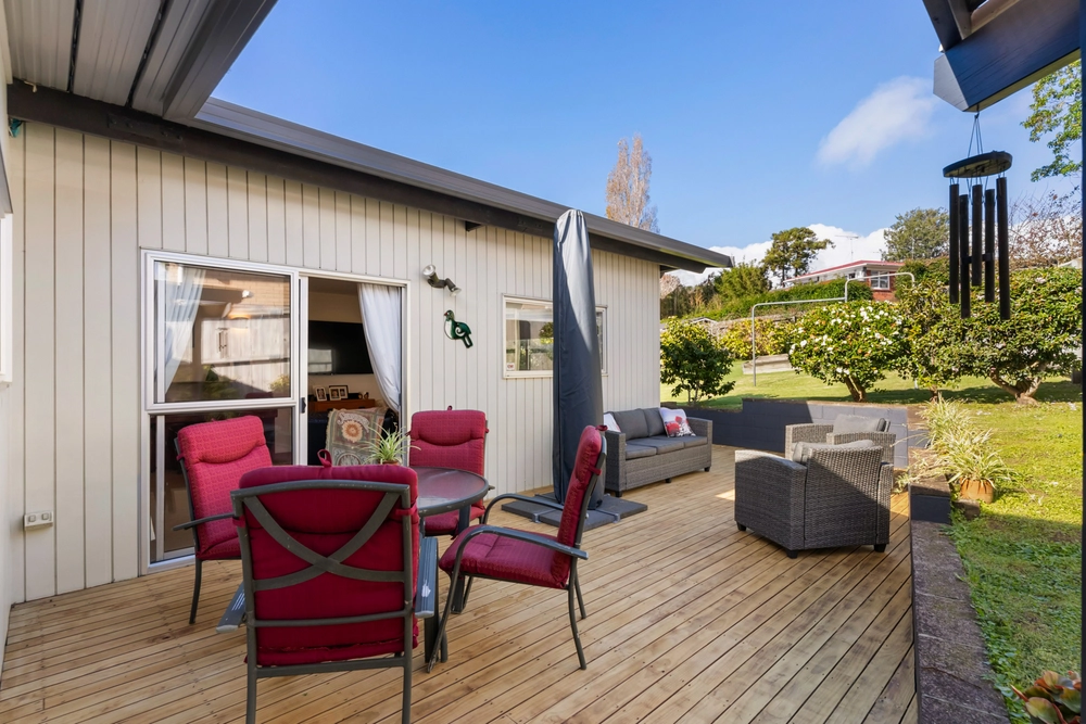Photos of 18 Uppingham Crescent