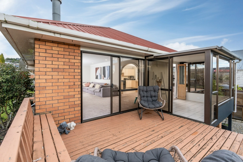 Photos of 47 Kinmont Crescent