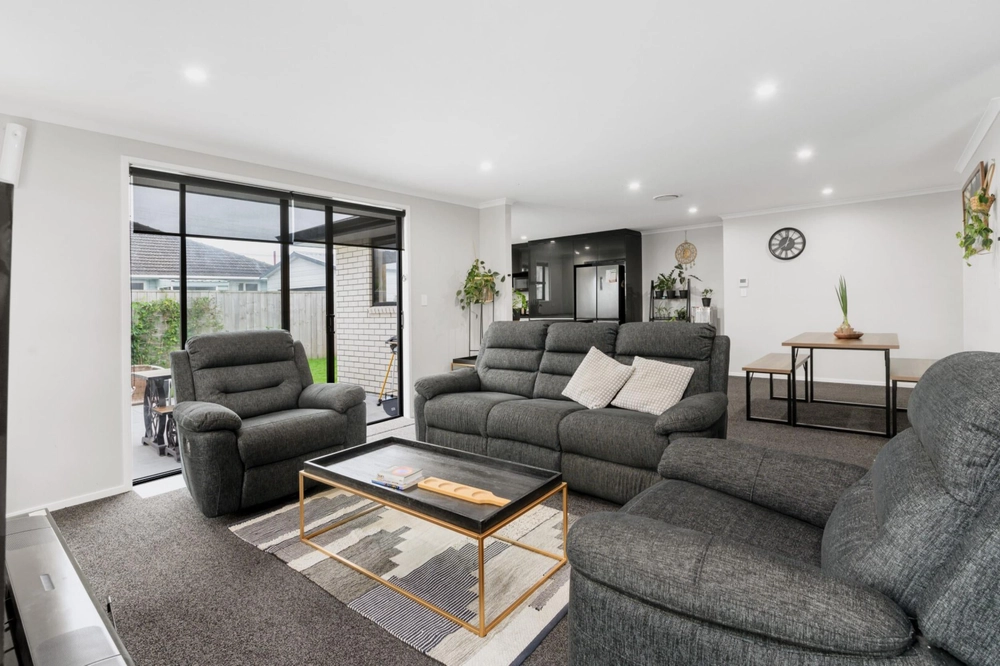 Photos of 1 Tupaea Place