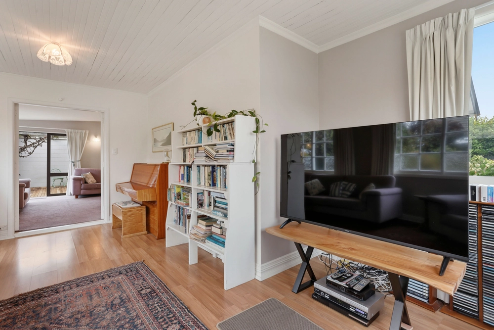 Photos of 47 Pitcairn Crescent