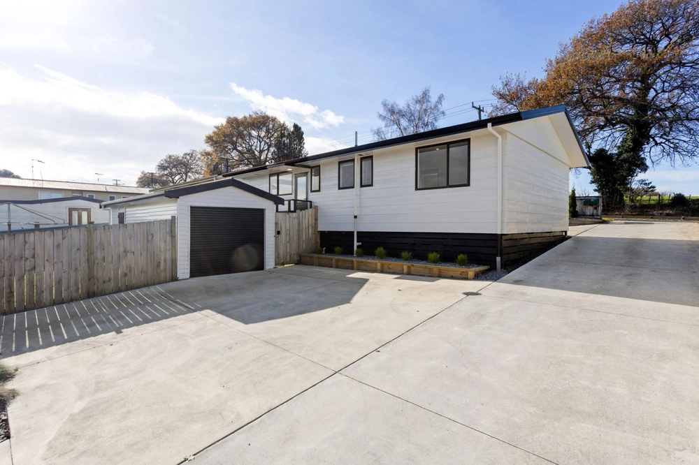 Photos of 52A Rolleston Street