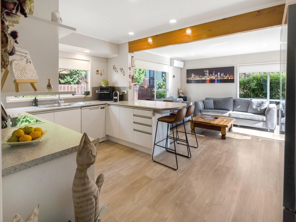 Photos of 22 Jandell Crescent