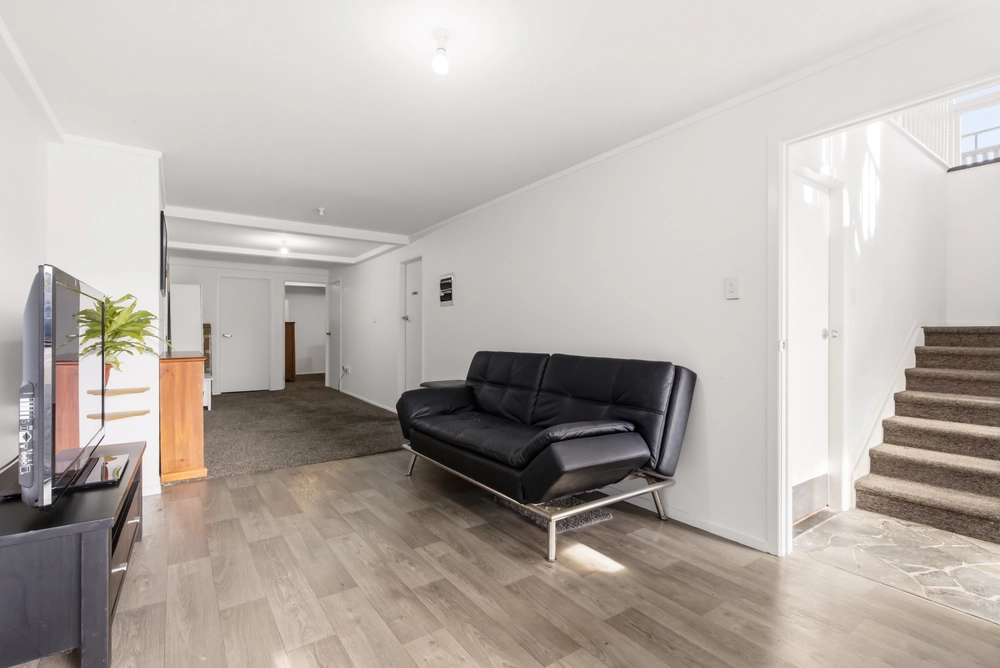 Photos of 42 Ngamotu Road