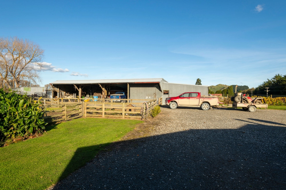 Photos of 172 Whatatutu Road