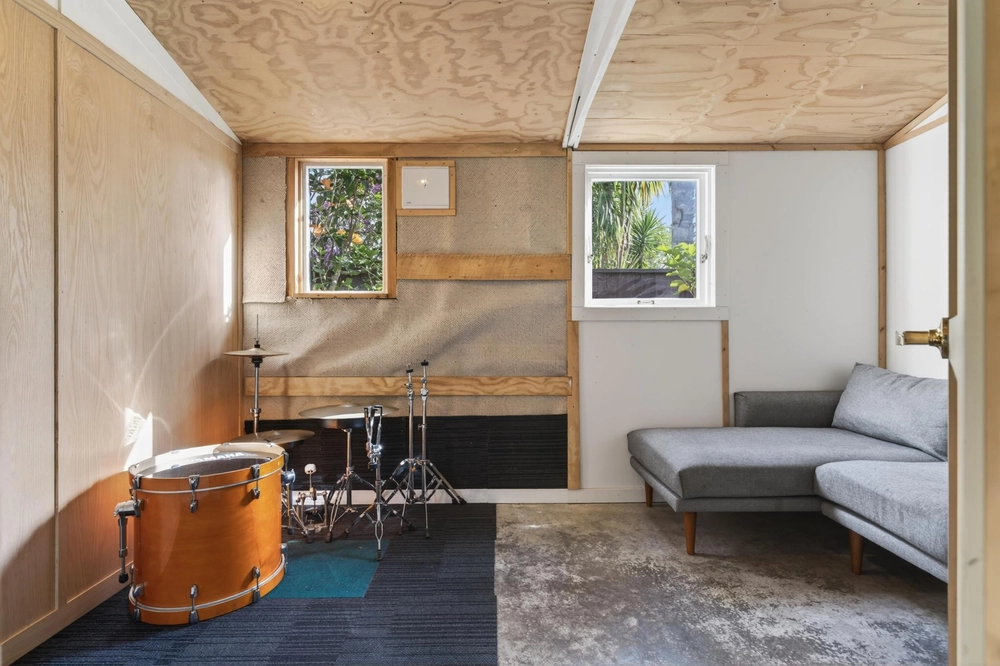 Photos of 74 Moir Street
