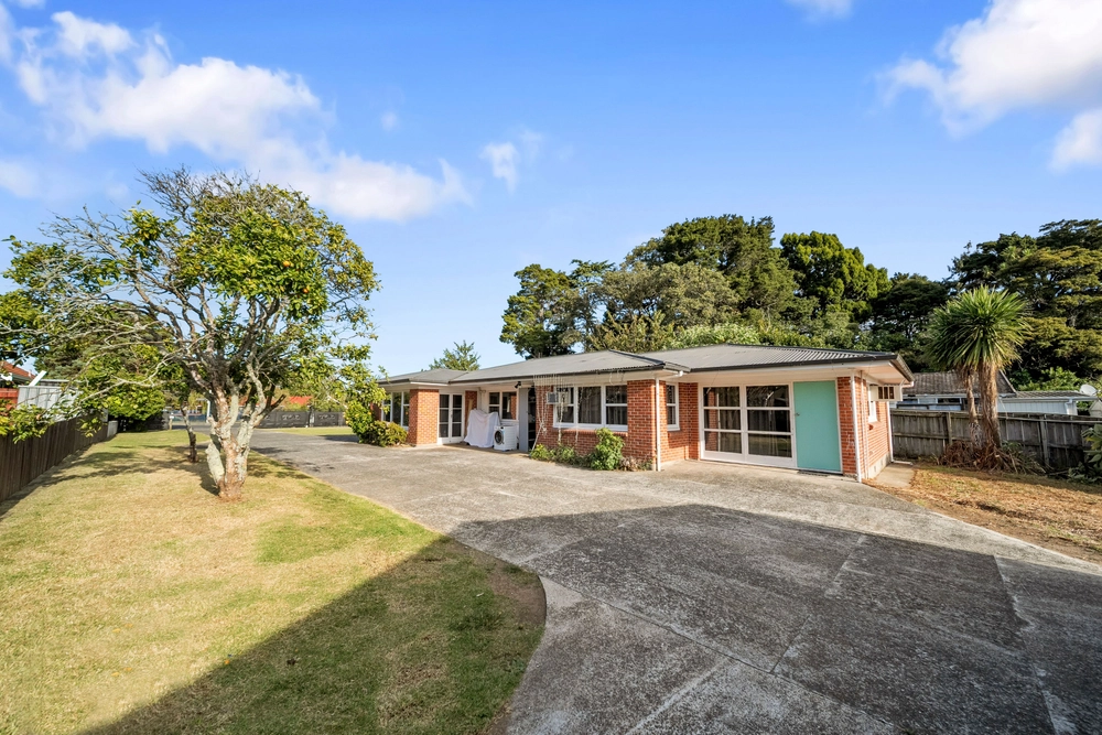Photos of 60A & 341 East Street & Great South Road