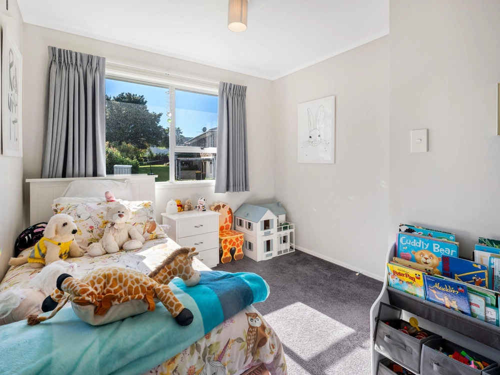 Photos of 22 Jandell Crescent