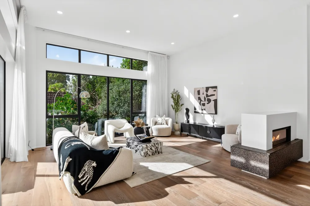 Photos of 39B Waiatarua Road