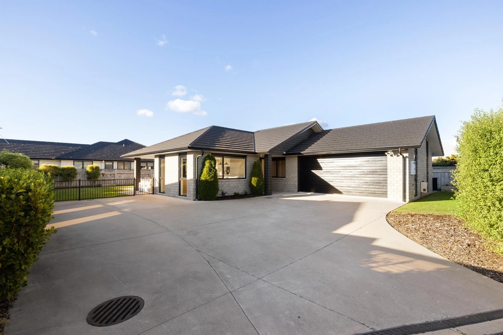 Photos of 23 Kingdon Street