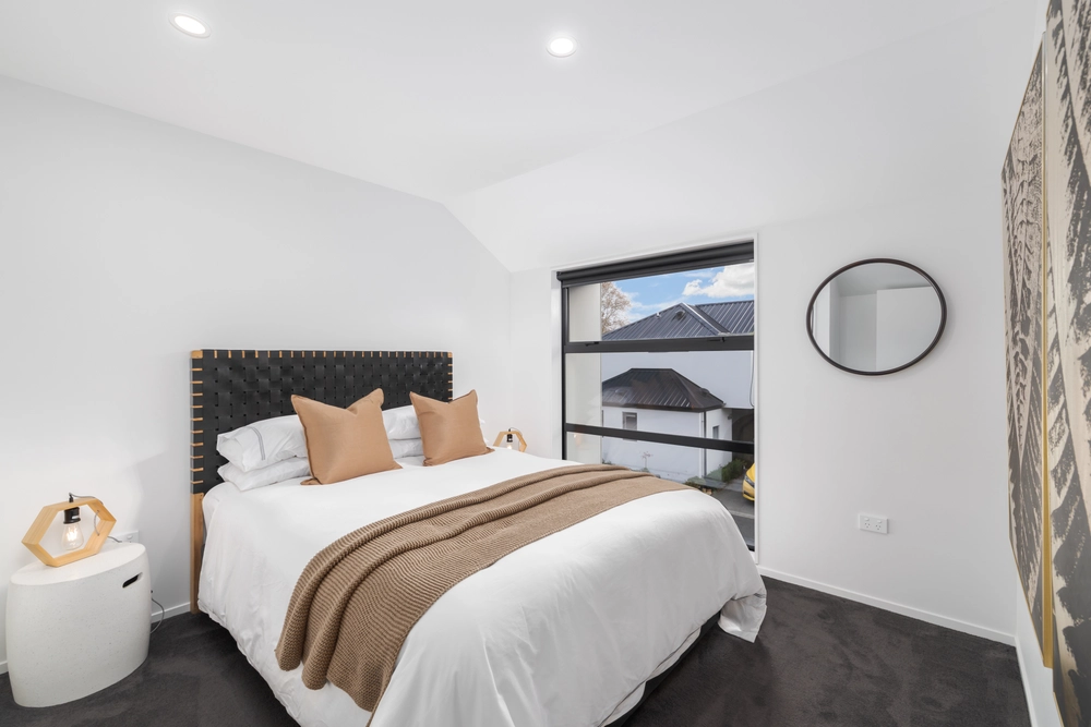 Photos of 8/182 Chester Street East