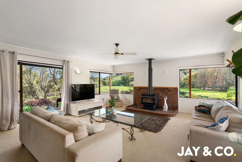 Photos of 10 Thorps Quarry Road