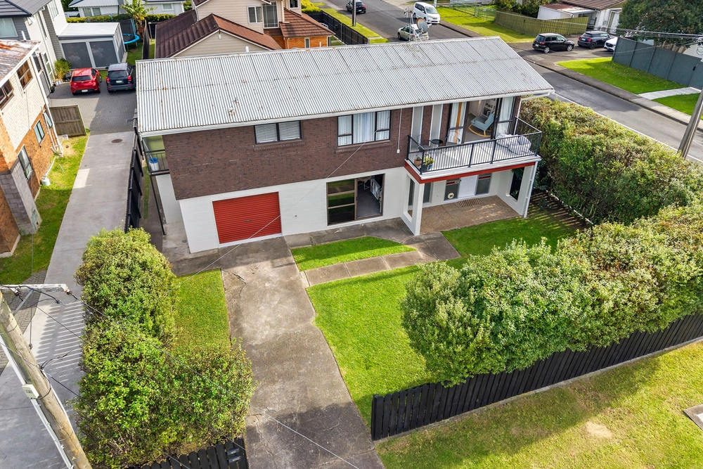 Photos of 720 Te Atatu Road