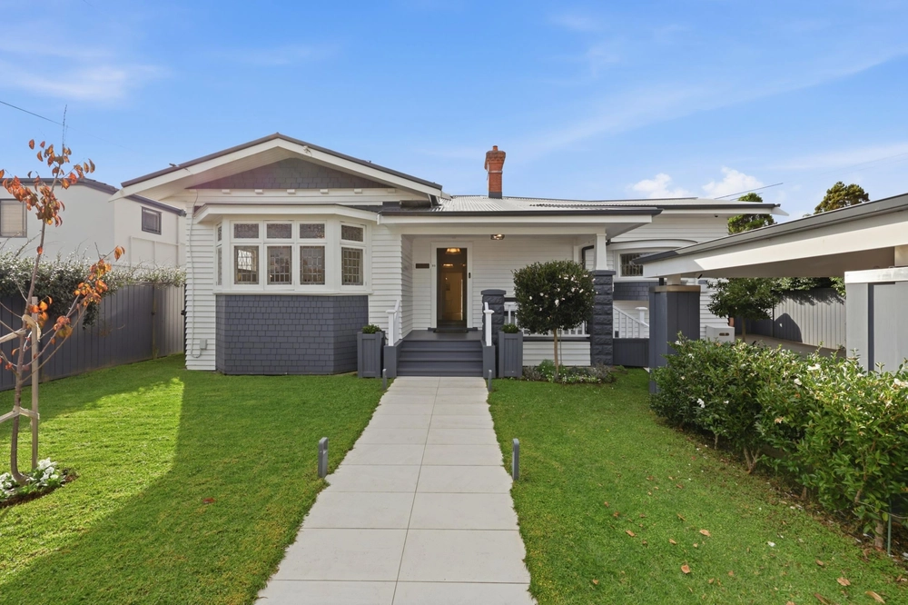Photos of 23 Fairholme Avenue