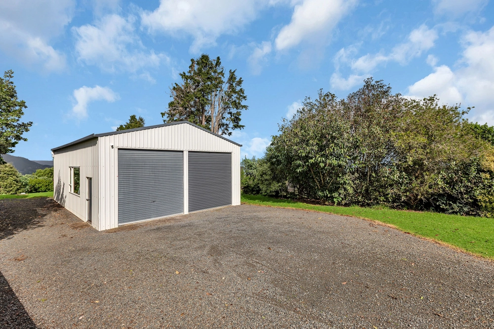 Photos of 431 Apotu Road