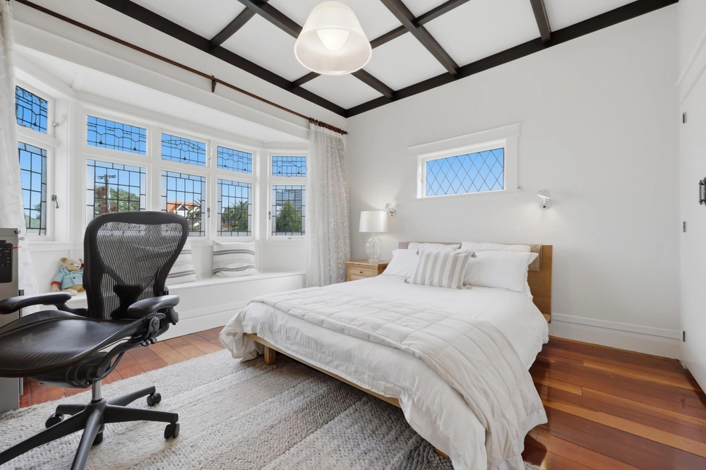 Photos of 23 Fairholme Avenue