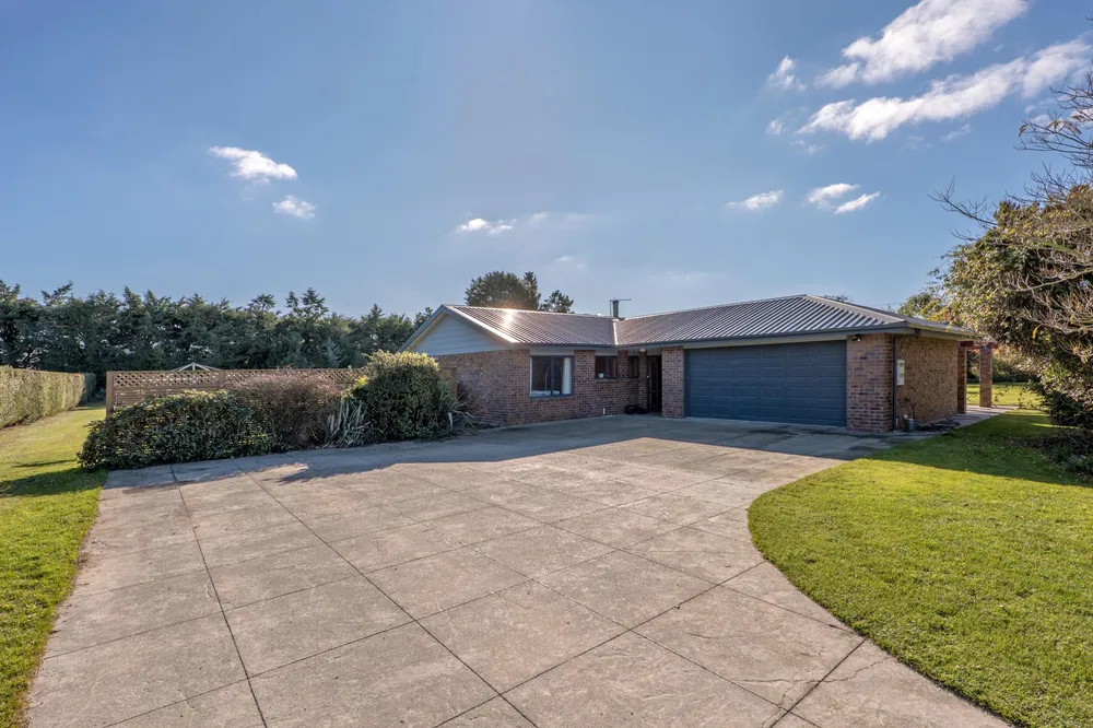 Photos of 1824 Pole Road