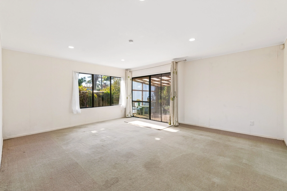 Photos of 67 Burswood Drive